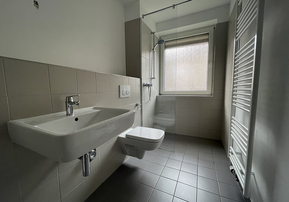 WG geeignete, moderne 2 ZKB mit Loggia! - Photo 4